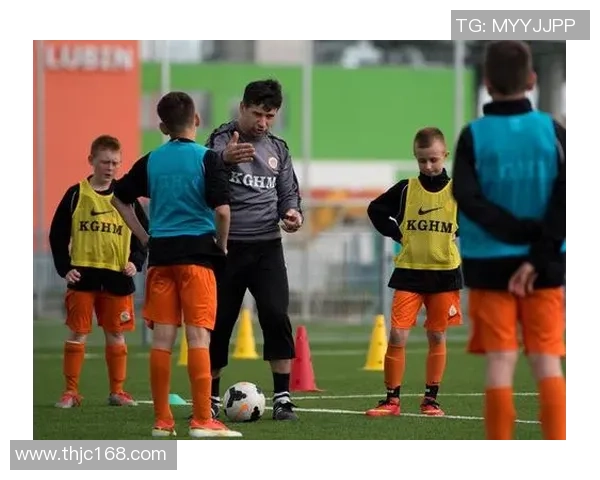 足球明星大揭秘通过图片猜测他们的身份与成就乐趣无穷快来挑战你的足球知识吧