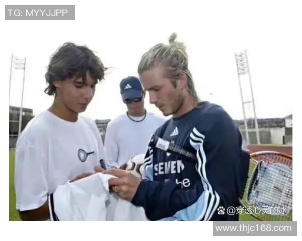 足球明星展示个性球鞋照片引发球迷热议与时尚潮流碰撞 足球明星展示个性球鞋照片引发球迷热议与时尚潮流碰撞