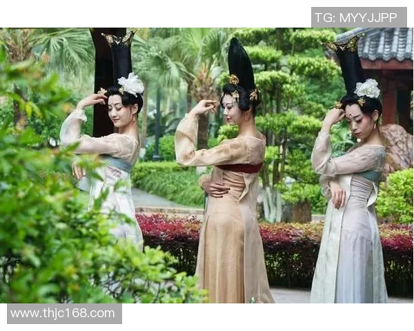 足球明星挑战抖音舞蹈风潮展现个人魅力与运动激情的完美结合 足球明星挑战抖音舞蹈风潮展现个人魅力与运动激情的完美结合