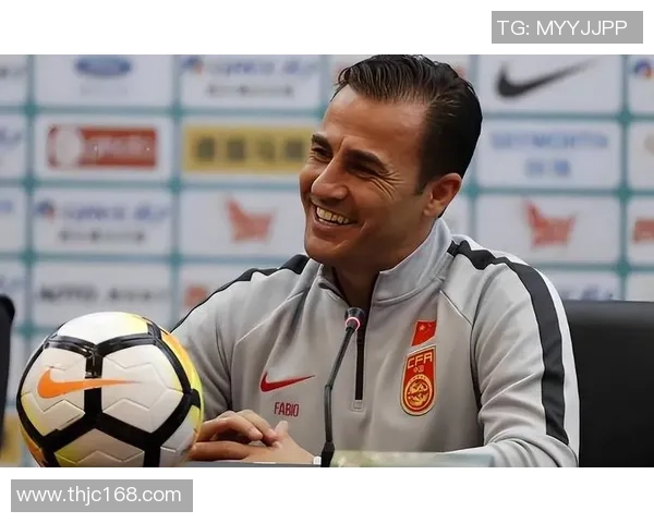 足球明星新发型大变身剪头发全过程视频分享引发球迷热议