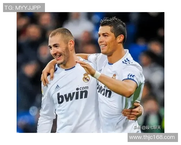 足球明星的自我介绍与成长历程分享：从绿茵场到荣耀巅峰的心路历程